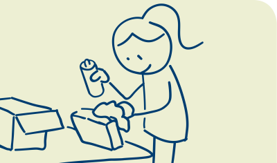 Eine gezeichnete Frau steht an einem Tisch und sieht durch eine Lupe auf ein auseinandergebautes Kommunikationsgerät.
